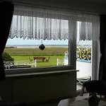 Nad Jeziorem Lebsko Apartment