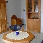 Apartment Nad Jeziorem Lebsko *