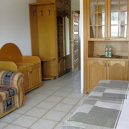 Nad Jeziorem Lebsko Apartamento *