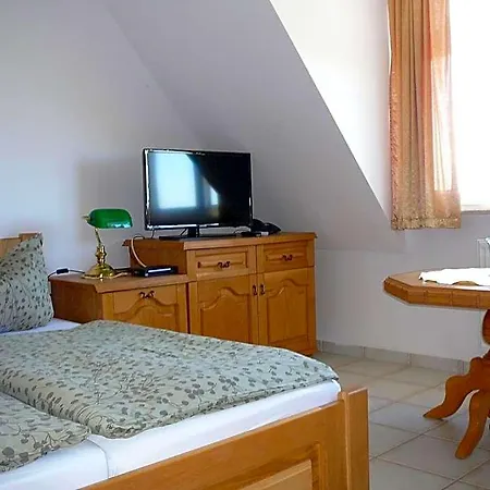 Nad Jeziorem Lebsko Apartamento *