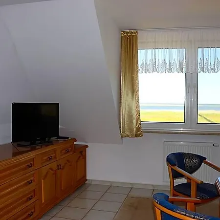 Nad Jeziorem Lebsko Apartamento *
