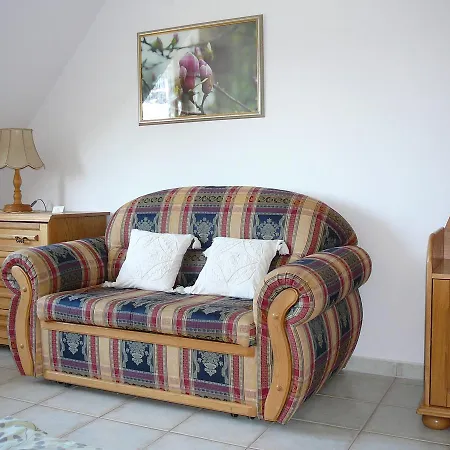 Nad Jeziorem Lebsko Apartamento *