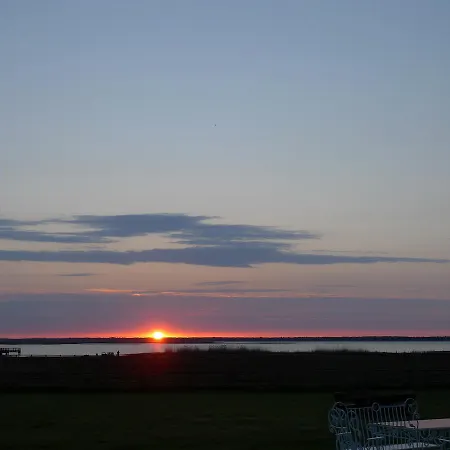 Nad Jeziorem Lebsko Łeba