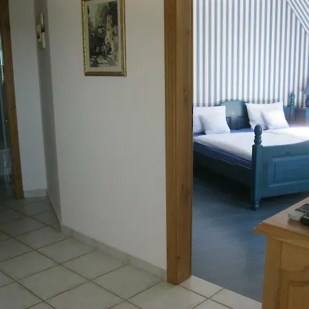 Nad Jeziorem Lebsko *