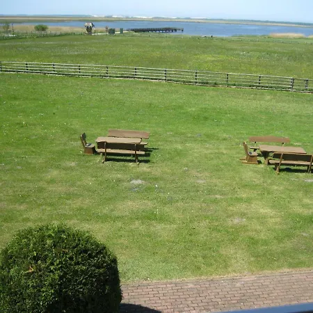 Nad Jeziorem Lebsko * Łeba